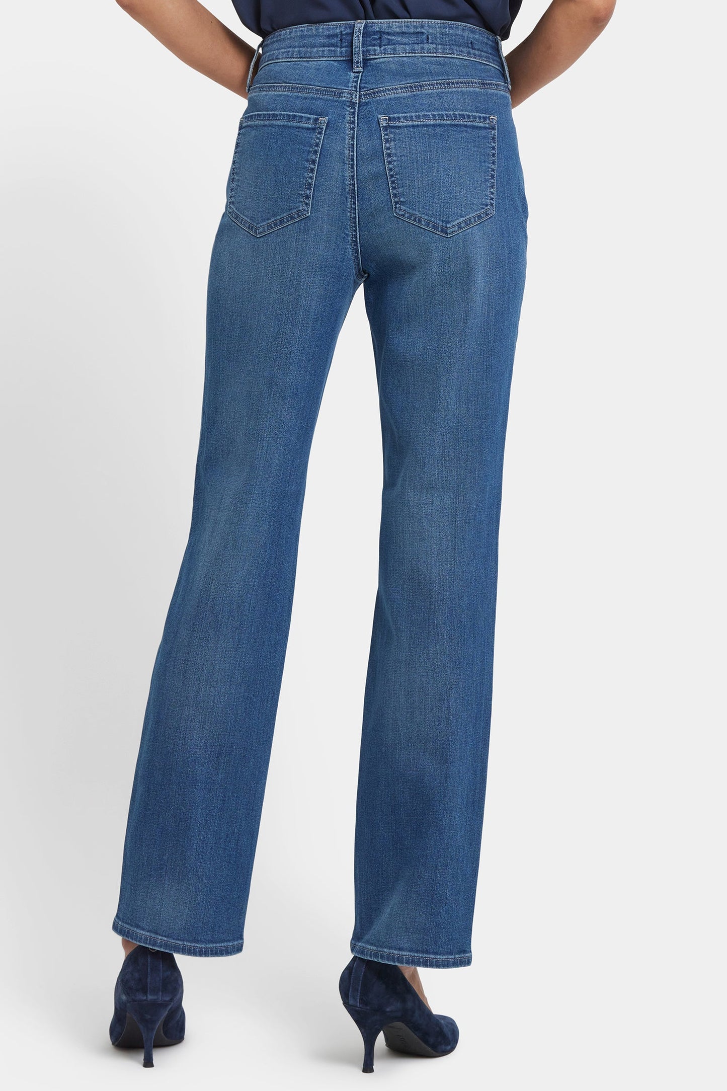 Marilyn Straight Jeans In Petite - Lake Notre-Dame