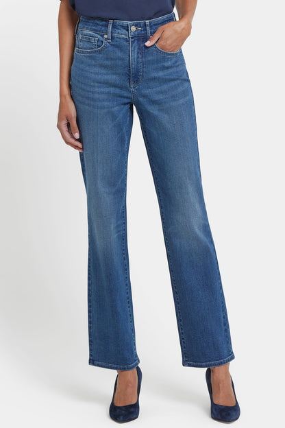 Marilyn Straight Jeans In Petite - Lake Notre-Dame