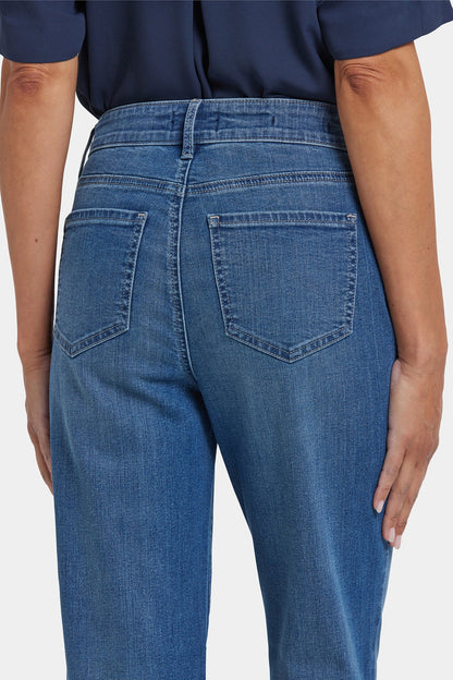Marilyn Straight Jeans In Petite - Lake Notre-Dame