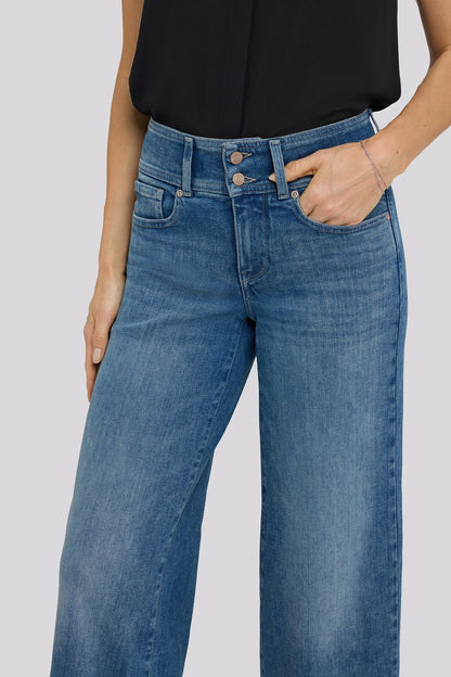 Teresa Wide Leg Jeans In Petite - Breezy Palms