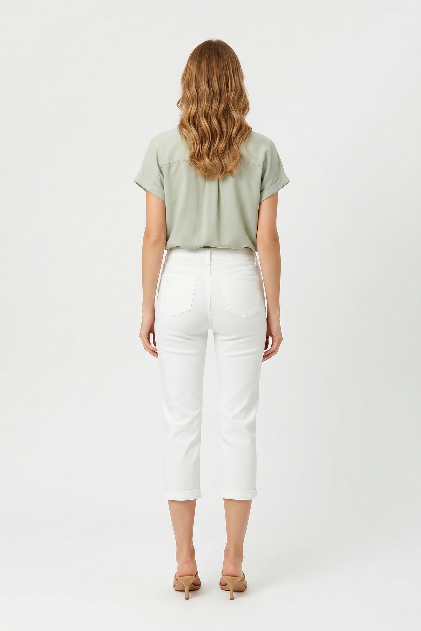 Chloe Skinny Capri Jeans In Petite - Optic White
