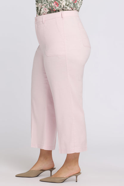 Wide Leg Cargo Capri Pants In Plus Size - Light Lilac