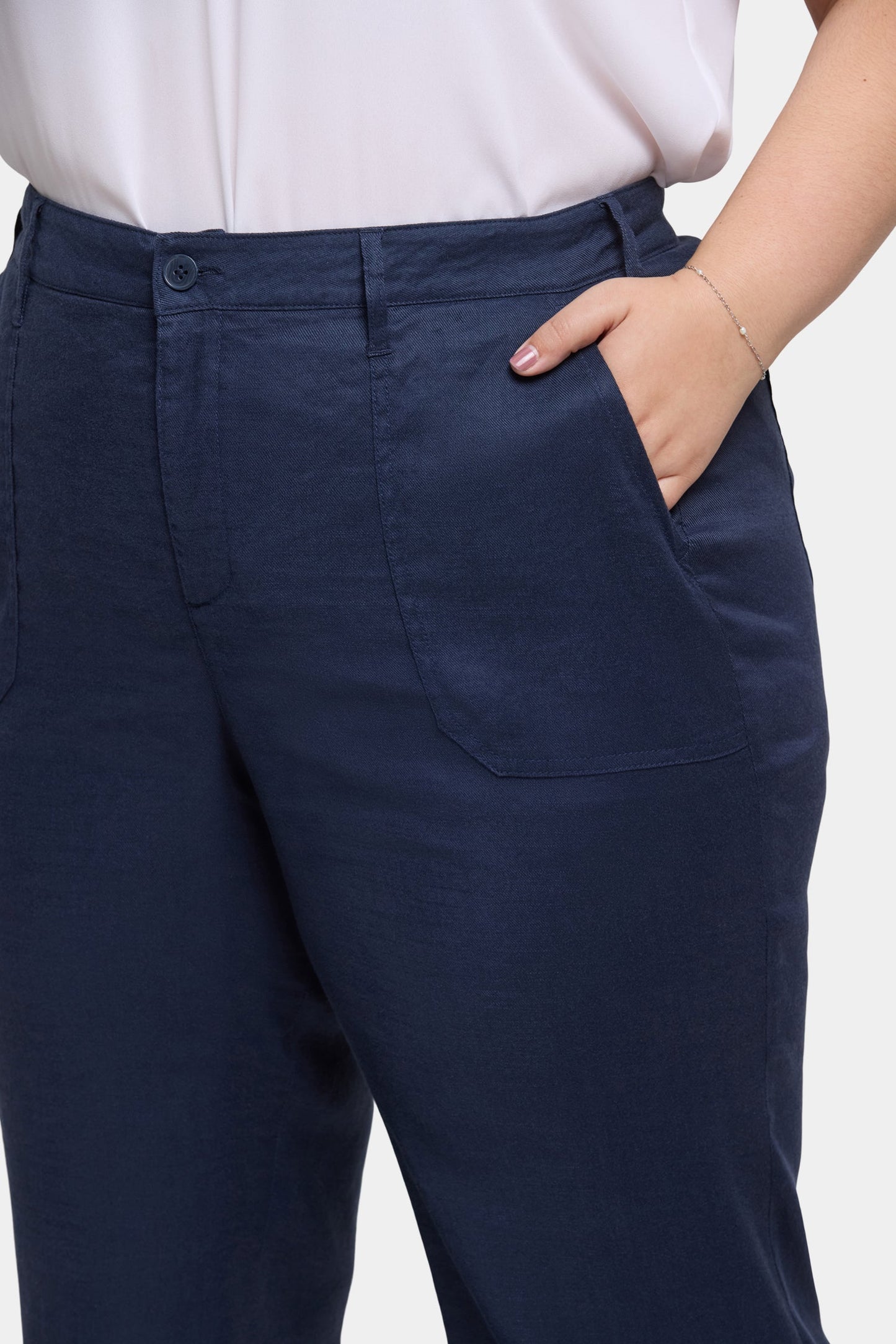 Wide Leg Cargo Capri Pants In Plus Size - Oxford Navy
