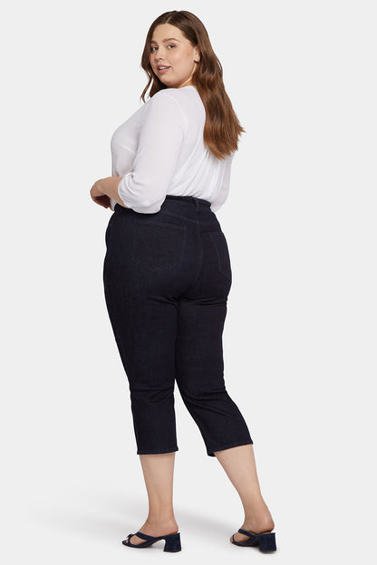 Joni Relaxed Capri Jeans In Plus Size - Illusion