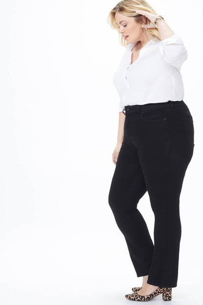 Marilyn Straight Jeans In Plus Size - Black