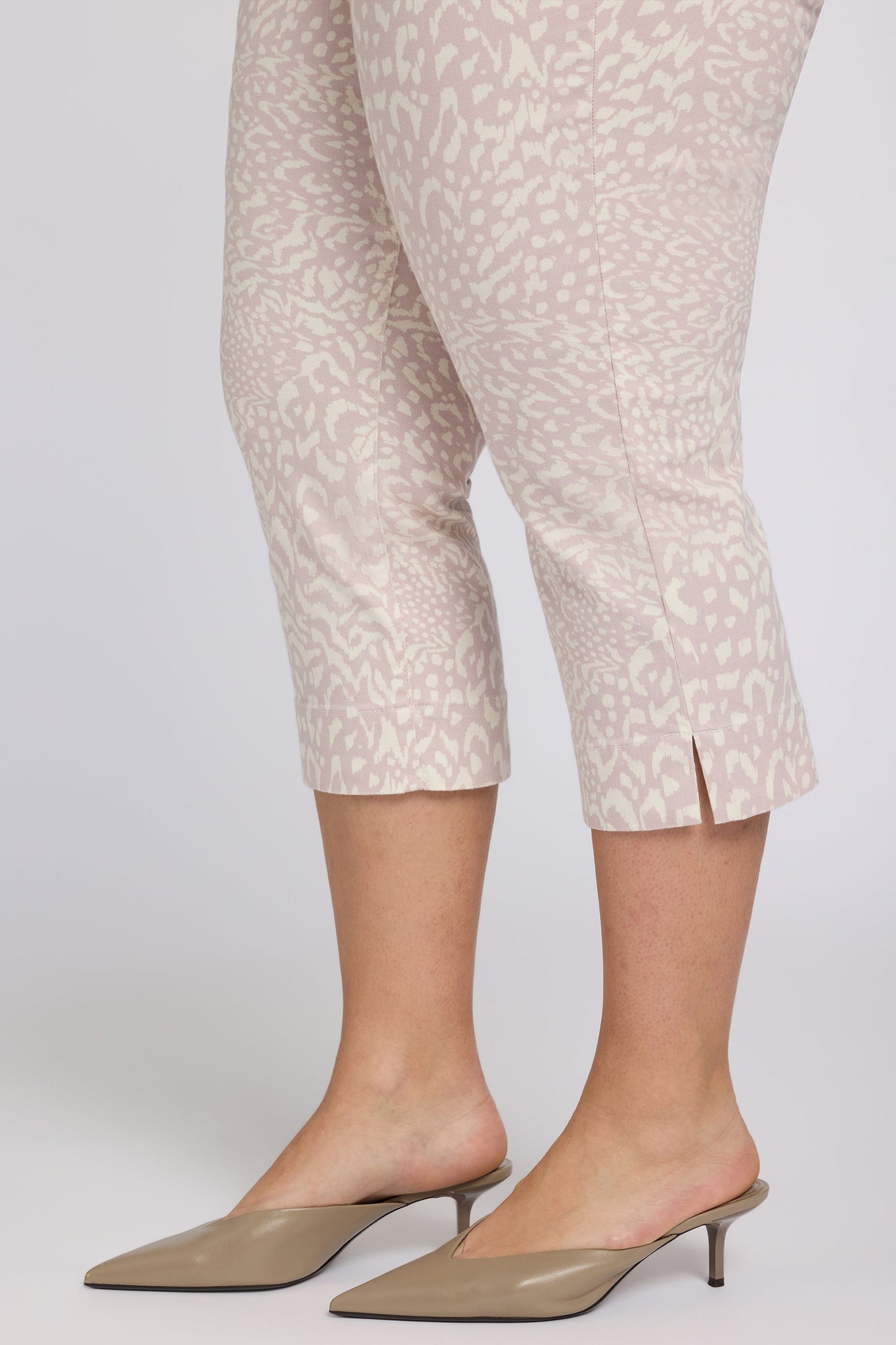 Marilyn Straight Crop Jeans In Plus Size - Snow Leopard