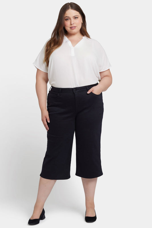 Wide Leg Pedal Pusher Jeans In Plus Size - Black