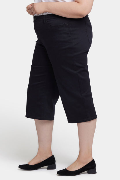 Wide Leg Pedal Pusher Jeans In Plus Size - Black