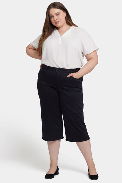 Wide Leg Pedal Pusher Jeans In Plus Size - Black