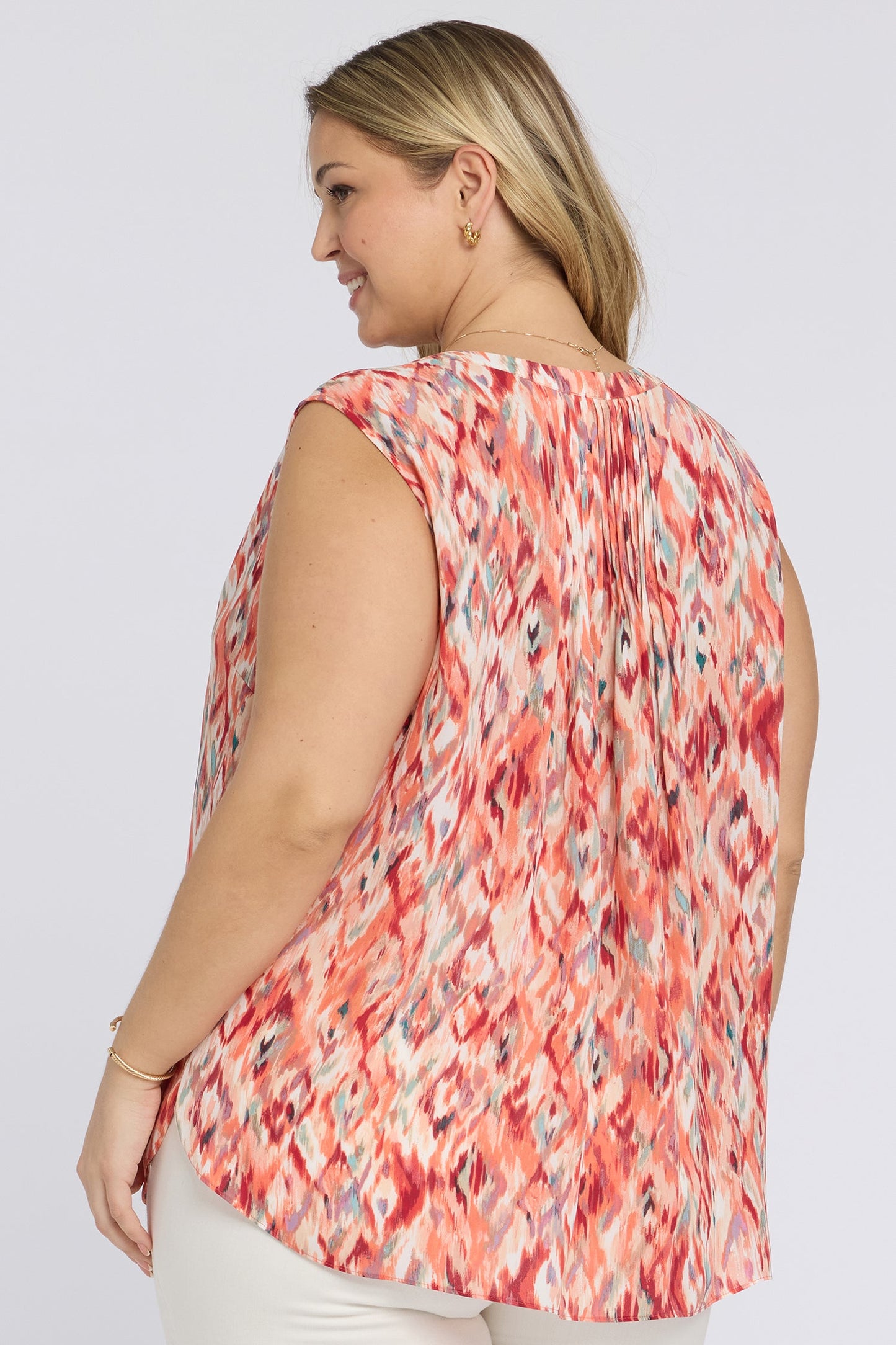 Sleeveless Pintuck Blouse In Plus Size - Mojave Mirage