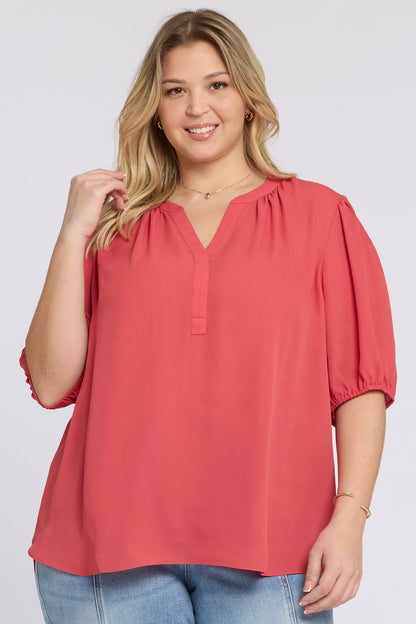 Short Puff Sleeved Popover Top in Plus Size - Chrysanthemum
