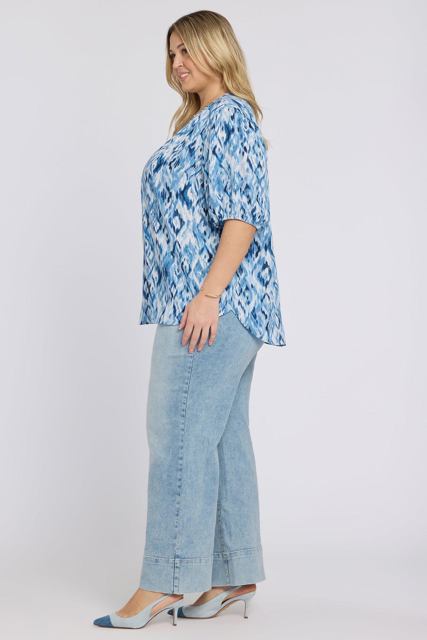 Short Puff Sleeved Popover Top In Plus Size - Blue Visions