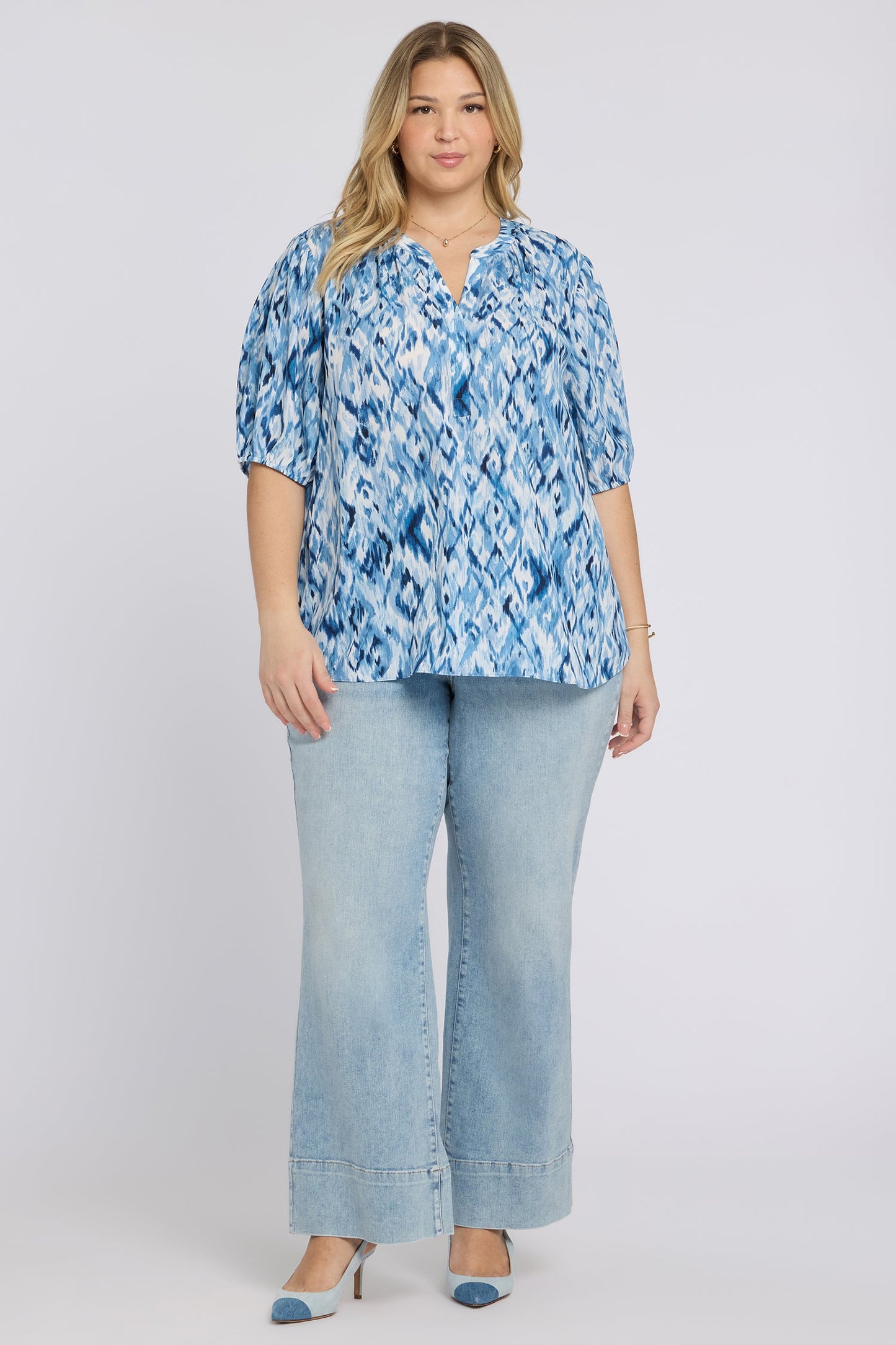 Short Puff Sleeved Popover Top In Plus Size - Blue Visions