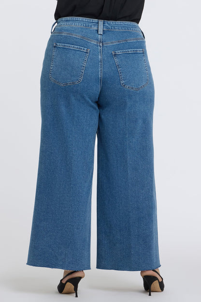 Simone Wide Leg Jeans In Plus Size - Salton