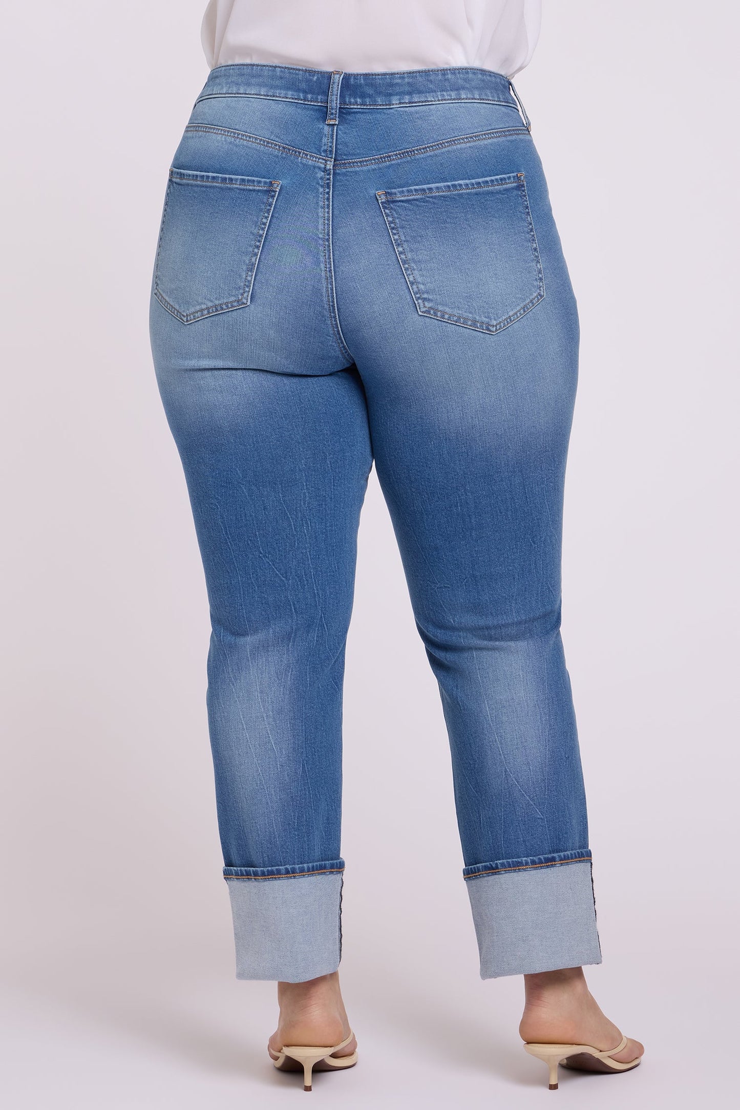 Marilyn Straight Jeans In Plus Size - Pacifica