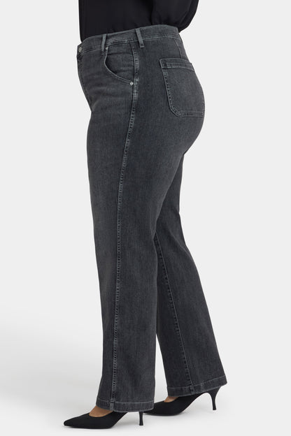 Brooke Loose Straight Jeans In Plus Size - Vintage Noir