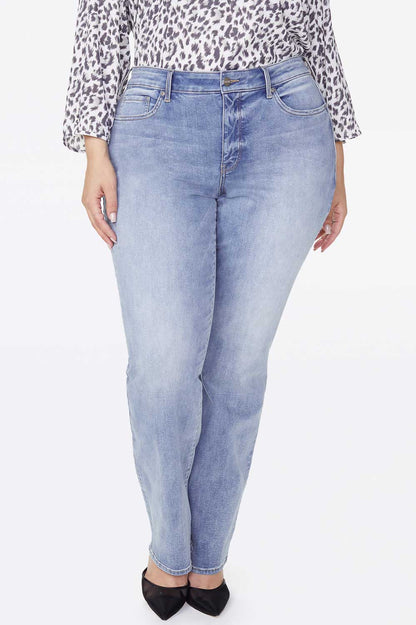 Marilyn Straight Jeans In Plus Size - Biscayne