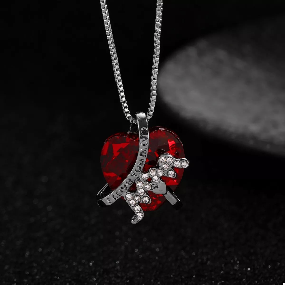 Heart-Shaped MOM Pendant Necklace