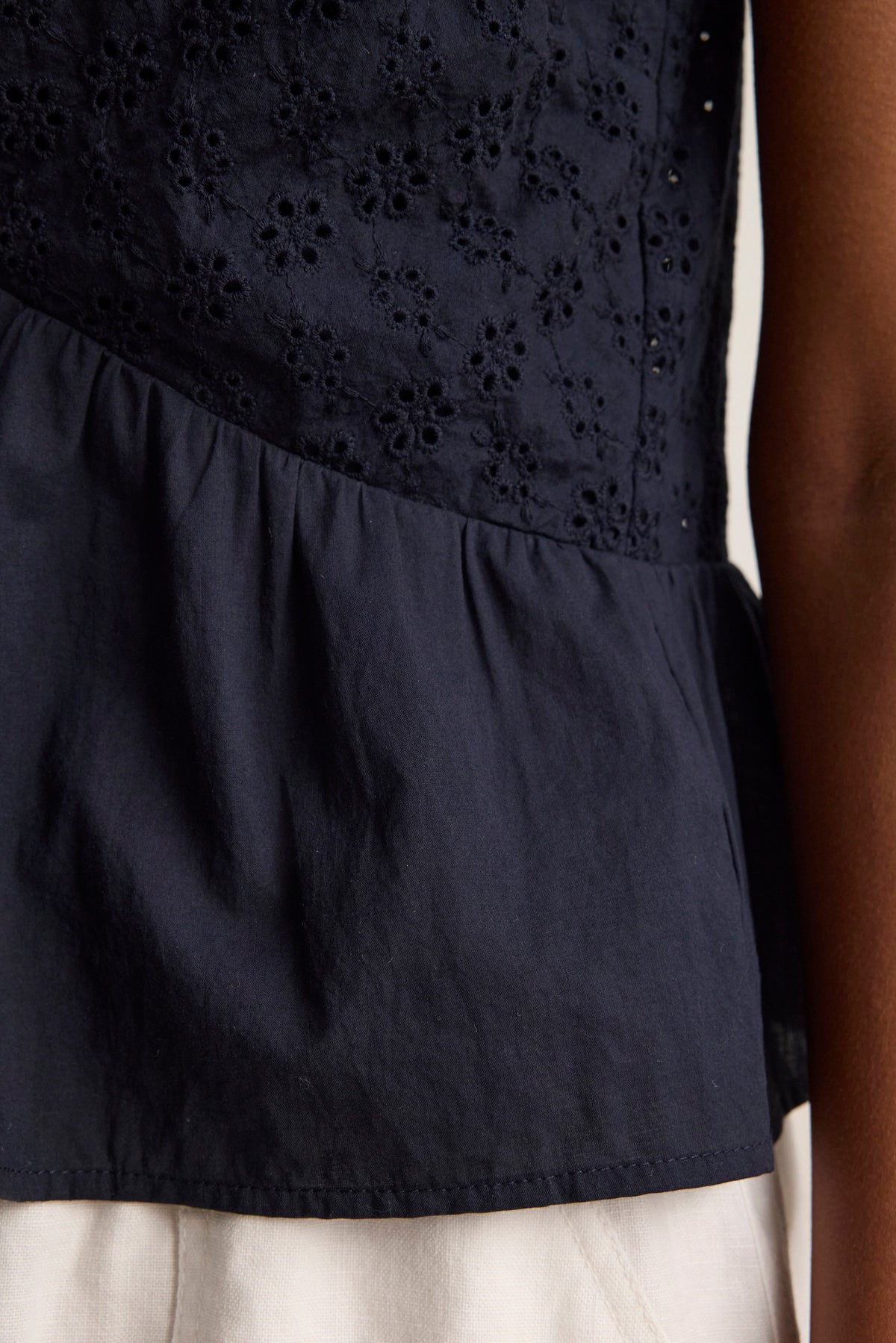 ALIAH EYELET TANK TOP