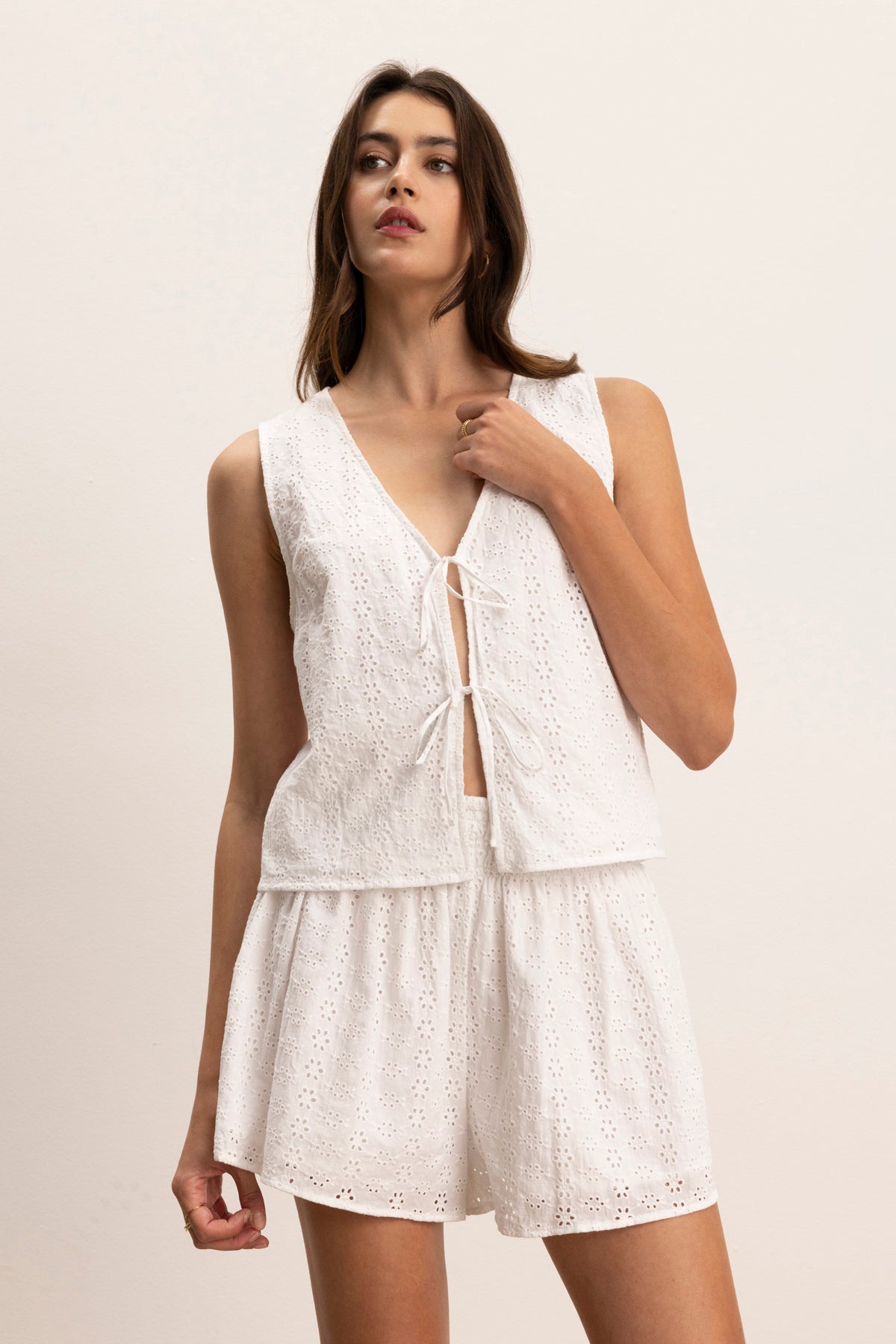 IRIS EYELET SHORT