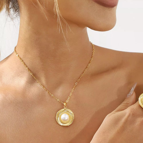 Alloy Pearl Pendant Necklace